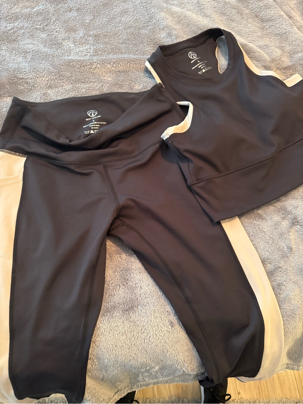 Move Theology - L - Black & Cream Women's Crop Leggings and Sports Bra Set